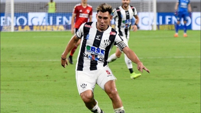 Vega tiene 27 años y es nacido en Santiago del Estero.