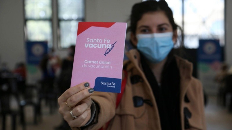 Al momento hay más de 1 millón 700 mil santafesinos inscriptos para recibir la vacuna contra el coronavirus.