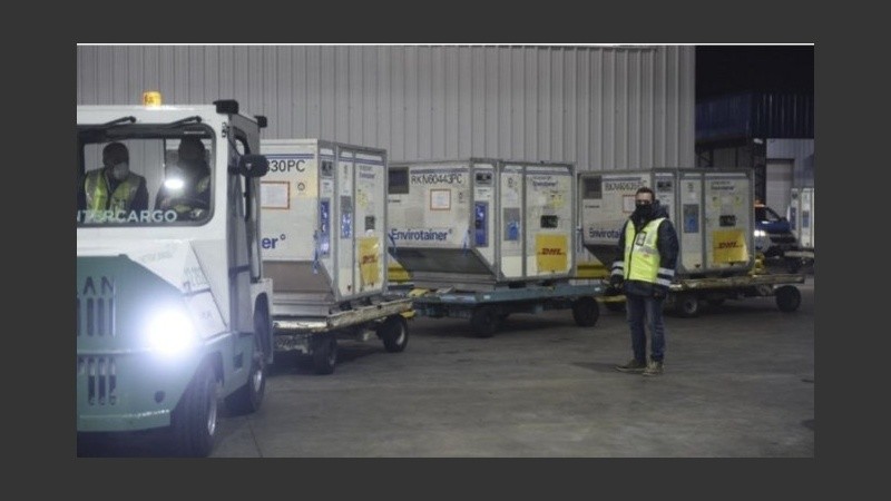 Carla Vizzotti confirmó el arribo de casi un millón de nuevas dosis al país la próxima semana.