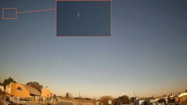 El bólido surco el cielo a las 16.44 y fue captado por una cámara.