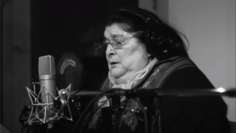 Mercedes Sosa durante la sesiones de grabación del disco 