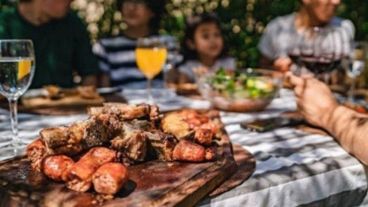 Mendoza habilita exclusivamente por el 20 de junio sólo para grupos de 10 personas.