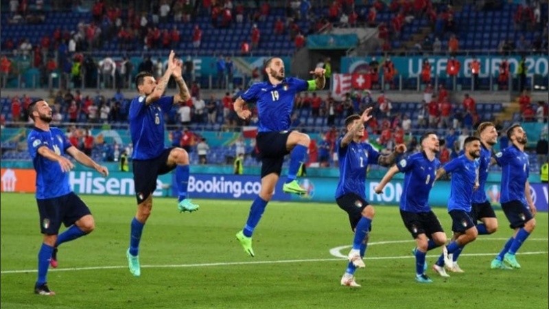 Italia consiguió su segundo triunfo por 3 a 0 sobre dos partidos disputados en la Eurocopa.