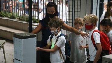 La asistencia de los chicos a las escuelas, un tema controversial.