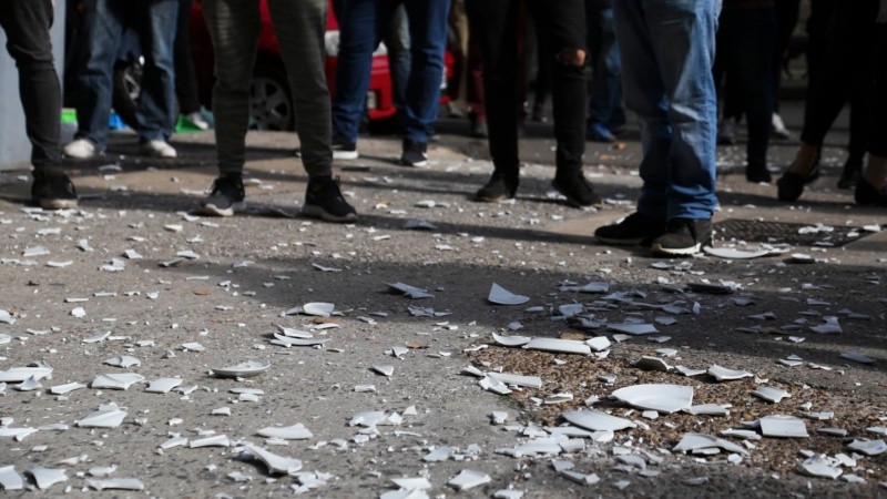 Platos rotos frente a Gobernación este jueves