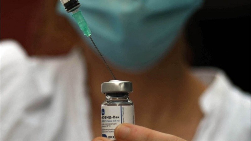 Rusia informó el martes que su vacuna Sputnik V es la más eficaz contra la variante Delta del coronavirus