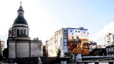 "Hoy vamos a iniciar algo que, en 30 días, quedará para siempre como marca urbana de la ciudad", sostuvo Javkin.