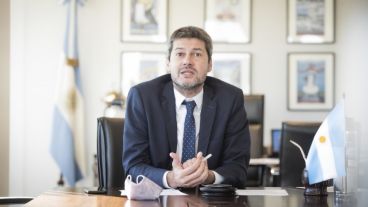 Según el funcionario, los hinchas podrían regresar en el último trimestre del año.