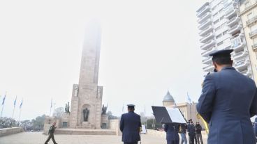 El momento del desfile aéreo, después de las 11, todavía con mucha niebla.