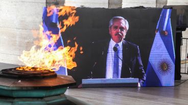 El presidente Alberto Fernández, online desde Olivos.