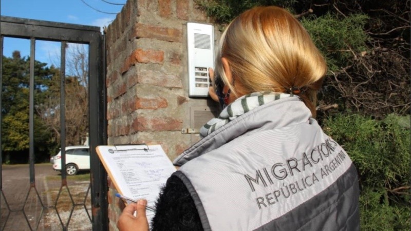 Migraciones intensifica los controles de cuarentena para las personas que arribaron desde otro países