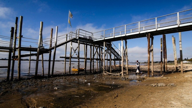 Postales de la bajante: el río Paraná a la altura de Rosario registró este martes una altura de 0.15 metros. 
