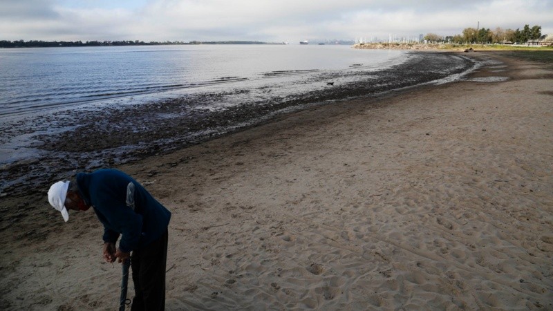 Postales de la bajante: el río Paraná a la altura de Rosario registró este martes una altura de 0.15 metros. 