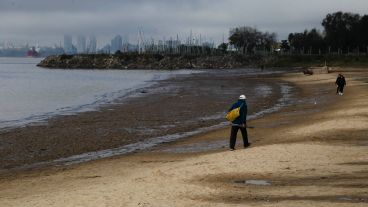 Postales de la bajante: el río Paraná a la altura de Rosario registró este martes una altura de 0.15 metros.