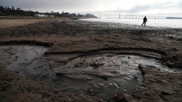 Postales de la bajante: el río Paraná a la altura de Rosario registró este martes una altura de 0.15 metros.