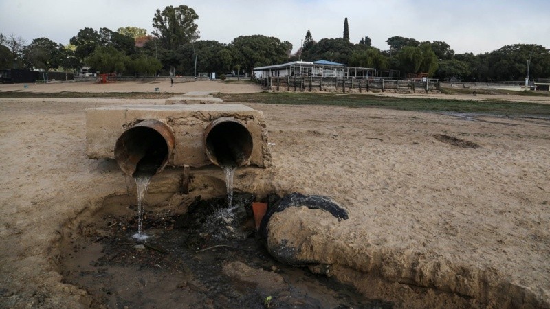 Postales de la bajante: el río Paraná a la altura de Rosario registró este martes una altura de 0.15 metros. 