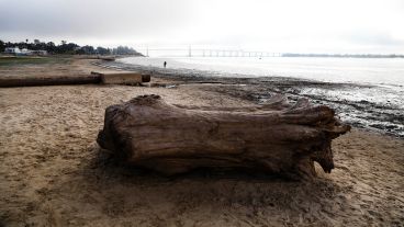 Postales de la bajante: el río Paraná a la altura de Rosario registró este martes una altura de 0.15 metros.