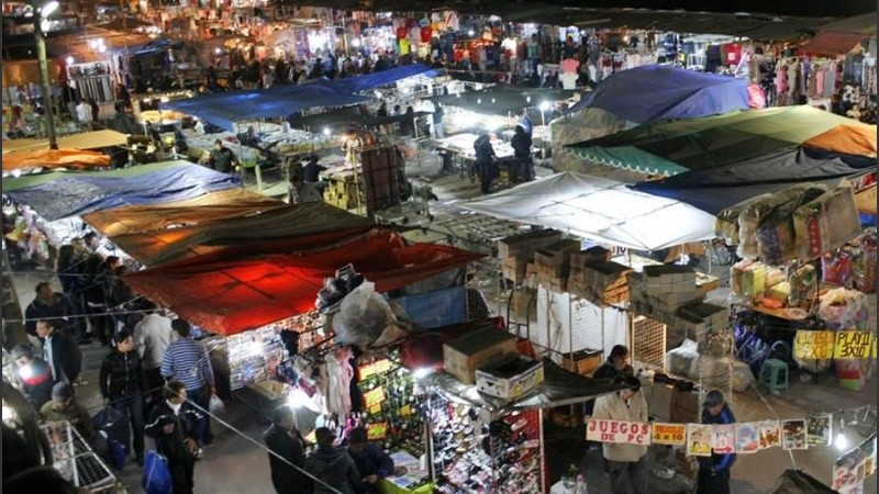 La Salada ya es la feria más grande de América del Sur. Y también enfrenta graves denuncias