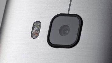 Hay diferentes aplicaciones que permiten convertir un teléfono en una cámara de vigilancia con distintas funciones.