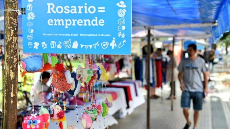 “Hoy la cosa en Rosario pasa por la comercialización de ferias de autogestión”, señaló.