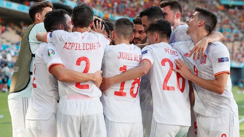 España celebra su paso a octavos de la Eurocopa, donde lo espera Croacia.