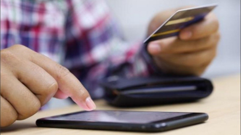 El Banco advirtió que los ciberdelincuentes utilizan falsos perfiles en redes sociales.