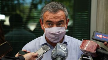 El intendente dio una conferencia de prensa junto con la ministra de Salud provincial.