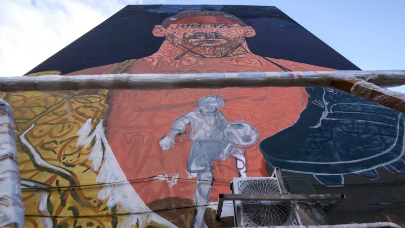 Así se encuentra el mural en homenaje a Messi ubicado en Buenos Aires al 4700.