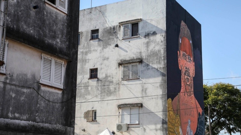 Así se encuentra el mural en homenaje a Messi ubicado en Buenos Aires al 4700.