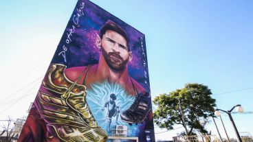El mural de Messi fue inaugurado este jueves al mediodía en Buenos Aires y Azara.