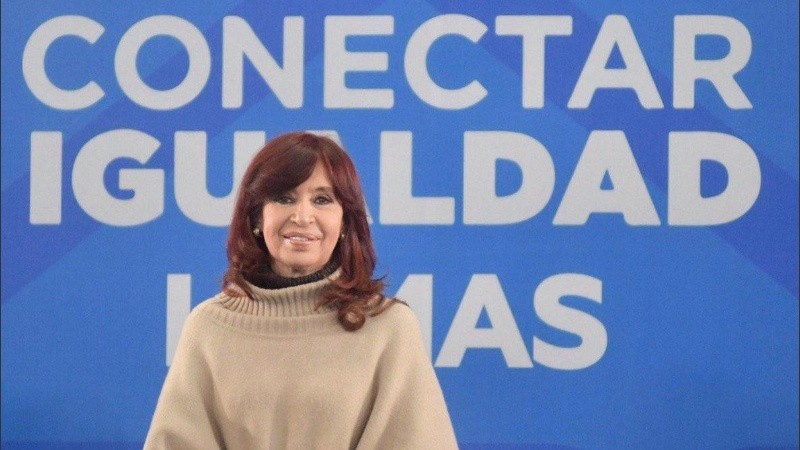 También calificó de “casi criminal” el crédito de 45 mil millones de dólares que el FMI le otorgó al país.