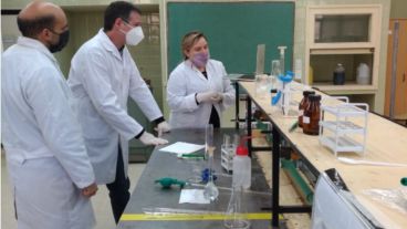 Docentes de la materia hicieron la práctica desde el laboratorio de la facultad de Ciencias Agrarias y los alumnos participaron en forma virtual.