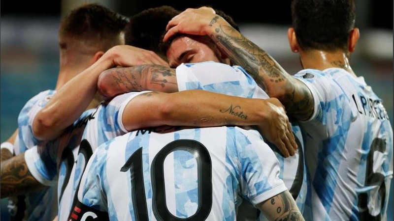 Argentina le ganó con claridad a Ecuador y sumó su tercer triunfo al hilo.