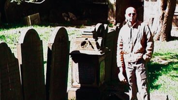 “Buscando lugar para mudarse?”, ironizó el Indio.