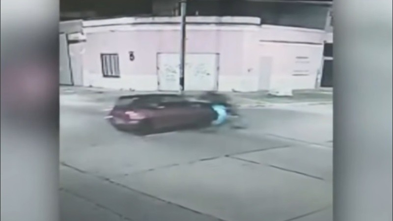 El momento del choque en Entre Ríos y Doctor Riva.