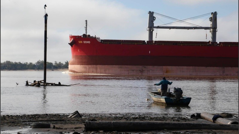 El río está a 23 pies, pero por el dragado llega a 29 pies