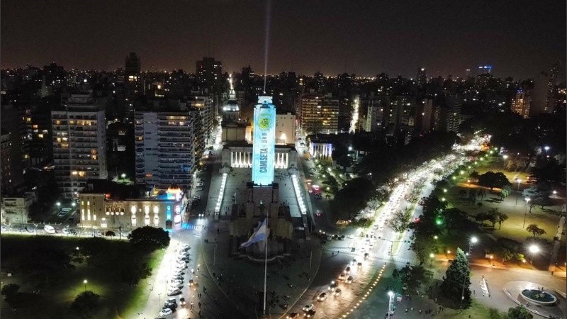 Las imágenes espectaculares del Monumento intervenido.