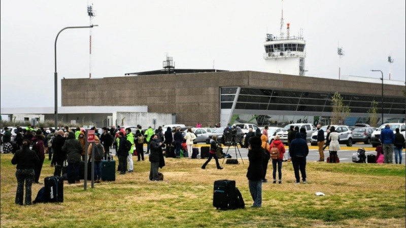 Los pasajeros que iban a volar a Neuquén fueron evacuados.