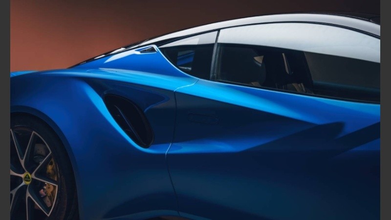 El modelo se posiciona como el heredero del Elise, el Exige y el Evora