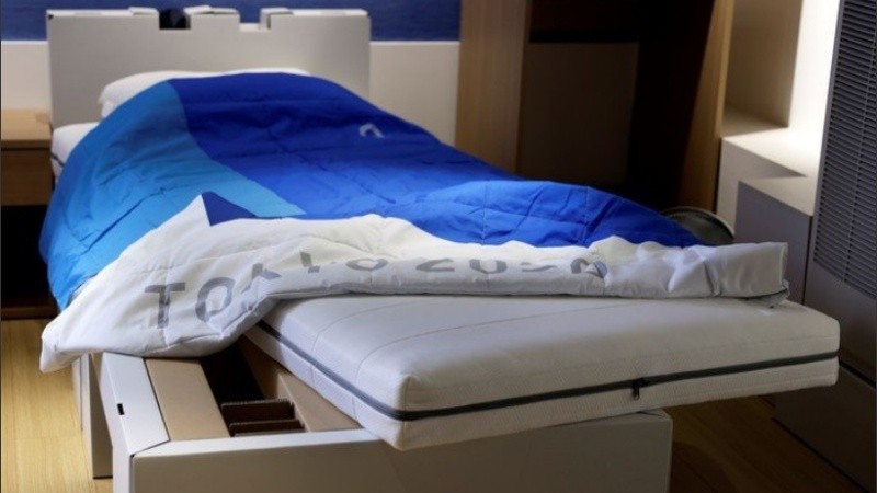 Se utilizarán unas 18 mil camas anti sexo, fabricadas con cartón y que sólo soportan el peso de un atleta.