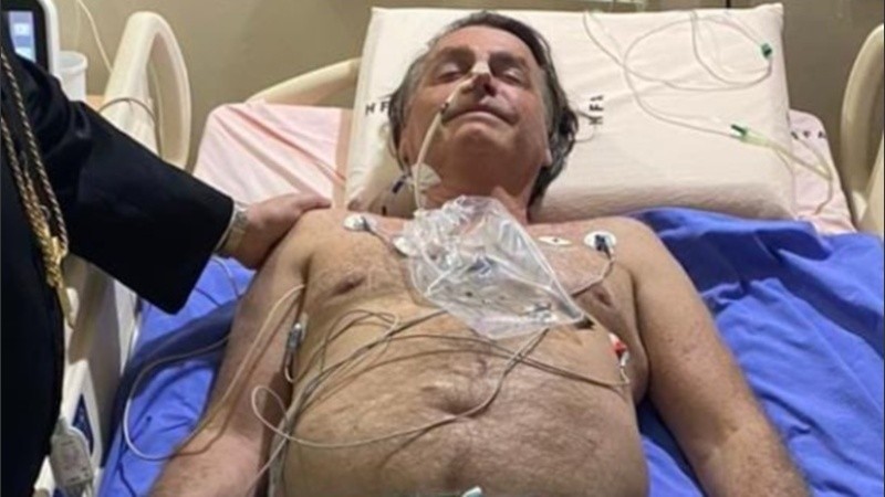 El mandatario brasileño sufrió una crisis de hipo que duró 13 días y le causó fuertes dolores abdominales.