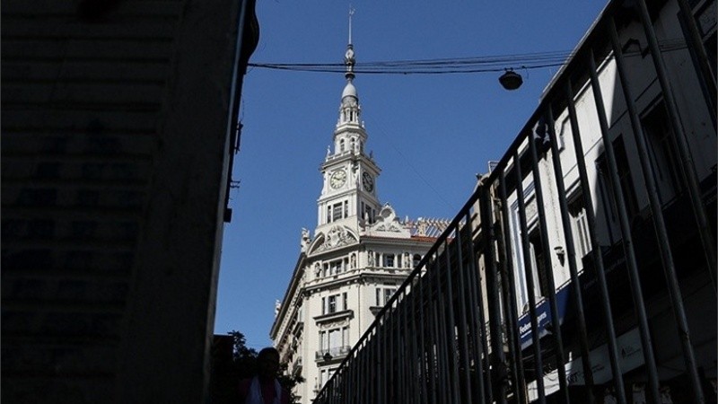 Los habitantes de edificios deberán pagar un aumento en las expensas. 