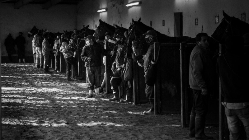 Fueron 10 las carreras que se pudieron disfrutar este jueves en el regreso a la actividad del hipódromo de Rosario. 
