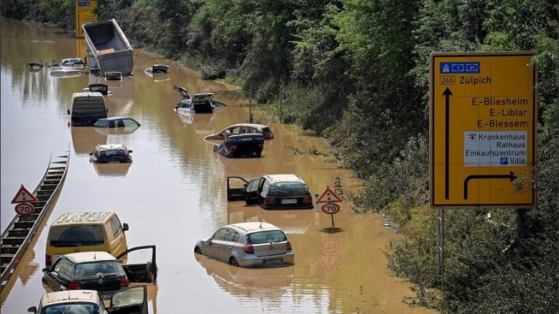 El diluvio dejó imágenes de ciencia ficción en Alemania.