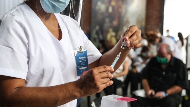 El gobierno de Santa Fe continúa el plan de vacunación contra el coronavirus.