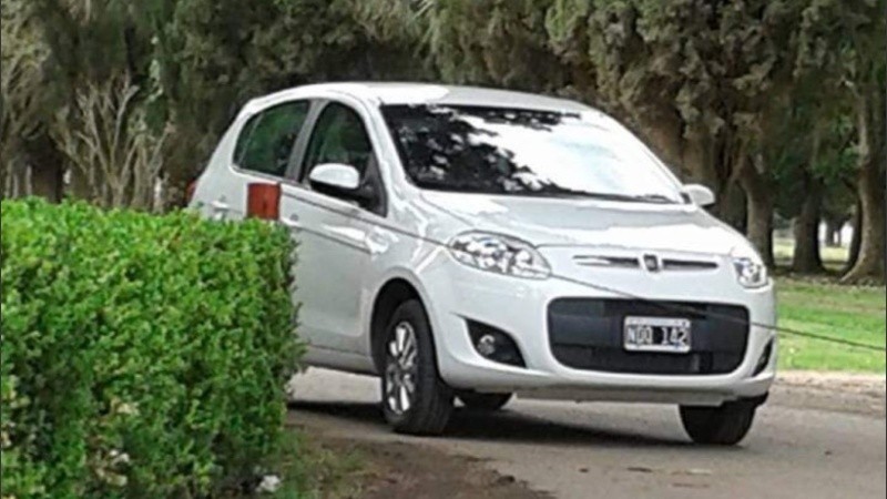 El auto robado a plena luz del día con importante documentación en el interior