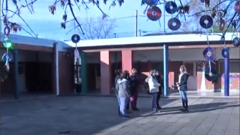 El patio de la escuela robada en las últimas horas.