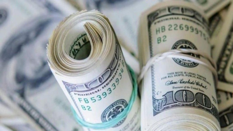 La brecha con el dólar paralelo se aproxima al 90%