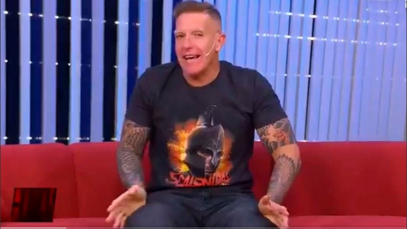 El periodista Alejandro Fantino se vistió con una remera homenaje a Lionel Scaloni.