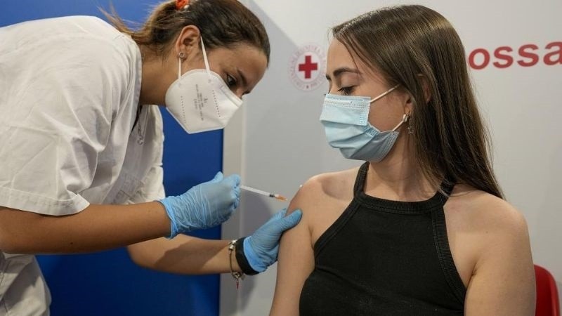 La provincia ultima detalles para iniciar la vacunación de menores entre 12 y 17 años